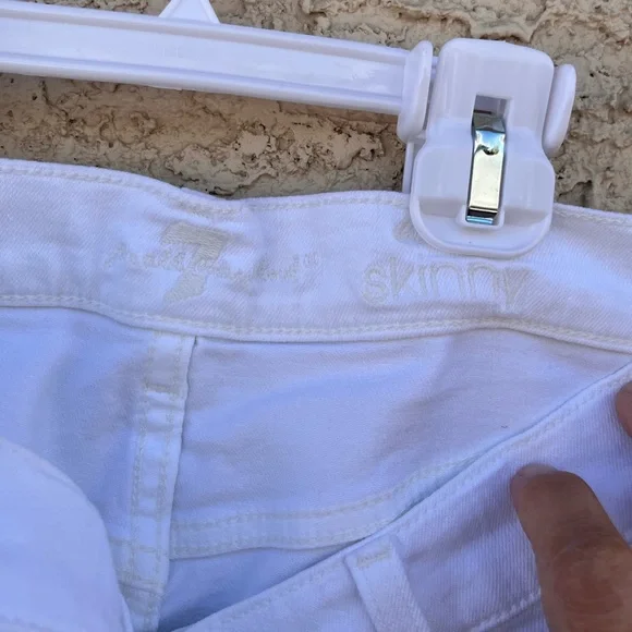 7 for all Mankind NWOT Women's White Jeans - Picture 6 of 10